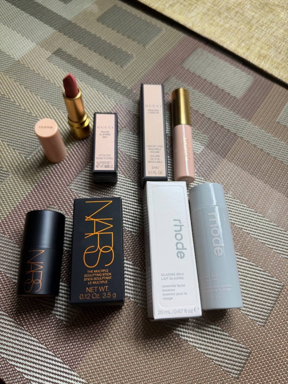 Gucci Lipstick and Lip Gloss Set in Dusty Rose and Soft Pink
